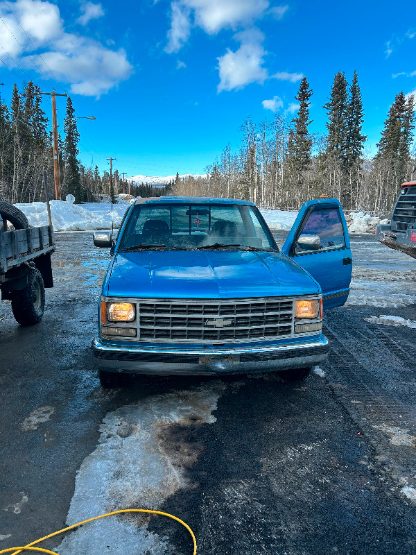 Selling 1991 Chevy short box step side  pickup  good shape in Cars & Trucks in Whitehorse