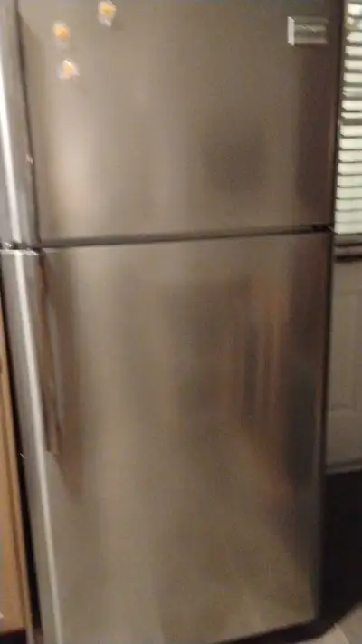 Frigidaire Poêle et Réfrigérateur, View more