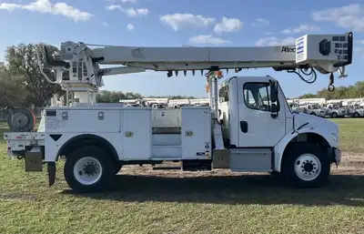 2019 Freightliner DM47 Altec Digger Derrick, View more