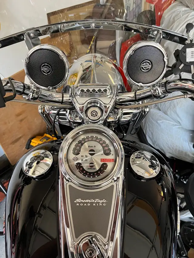 2008 Harley Davidson CVO Road King in Sport Touring in Sarnia - Image 4