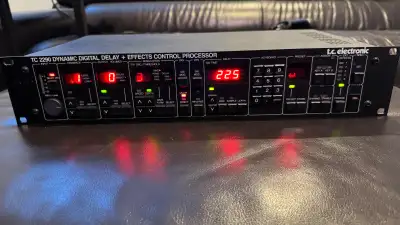 TC Electronic TC 2290 Digital Delay + Effects Control Processor, View more