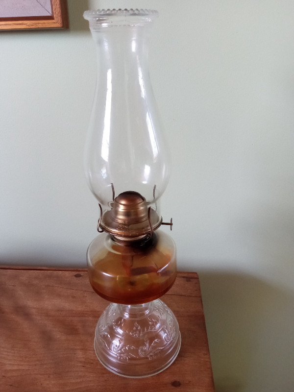 Antique Oil Lamps in Arts & Collectibles in City of Halifax - Image 3