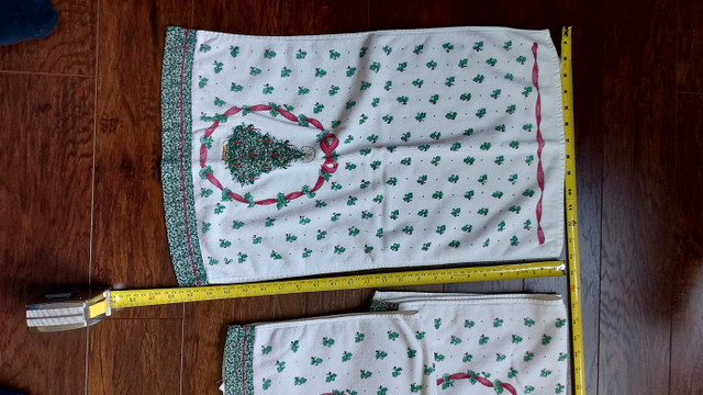 Xmas towels in Holiday, Event & Seasonal in Sudbury - Image 4