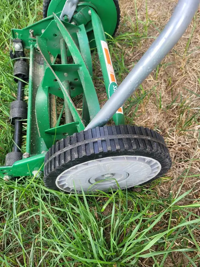 Scotts Reel. 14" in Lawnmowers & Leaf Blowers in Kitchener / Waterloo - Image 8