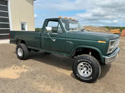 Moteur 400 V8 2e proprio Seulement 69 800 km Prix 14 500 $ 8un9-629-9un4un