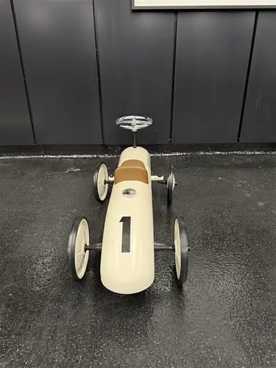 Pick up: Kitsilano Payment mode: Cash Condition: Like New Brand: Vilac push toy car Age group: Baby...