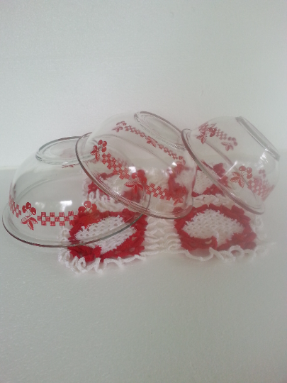 Pyrex Red Cherry/Gingham Checkered Clear Nesting Mixing Bowls in Kitchen & Dining Wares in City of Toronto - Image 3