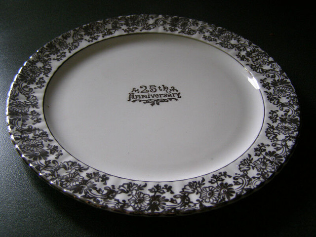 25th Anniversary Plate in Arts & Collectibles in Bedford - Image 2