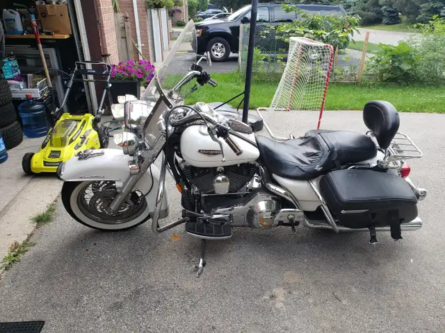 Harley 2004 Road King in Touring in Oakville / Halton Region - Image 9