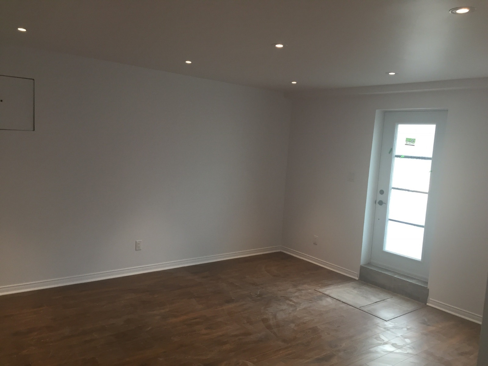 rabais 40$***4 1/2 inclut électroménagers et 2 chambres fermées — photo 2