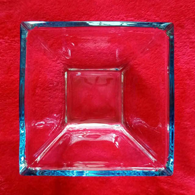 Square Crystal Serving Bowl in Kitchen & Dining Wares in City of Toronto - Image 2