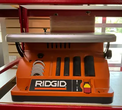 RIGID OSCILLATING EDGE/BELT SPINDLE SANDER IN GOOD CONDITION. MINOR DENTS AND SCRATCHES. HAS BEEN TE...