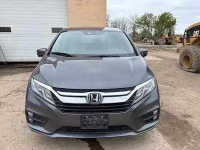 Honda Odyssey with minor accident and easy to fix. Reference the pictures. I’ve included a few parts...