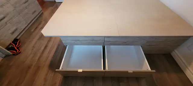 Base de lit (plateforme) Queen in Beds & Mattresses in Québec City - Image 5