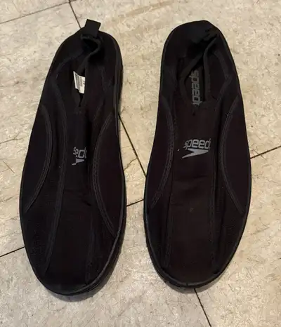 Chaussure d'eau, View more