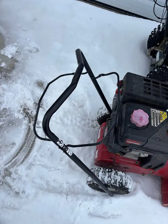 22” Snowblower part out in Snowblowers in London - Image 7