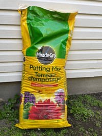 MiracleGro Potting Mix - new in bag 