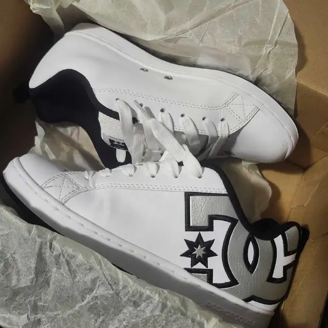 DC silvers shoes in Men's Shoes in Oshawa / Durham Region - Image 5