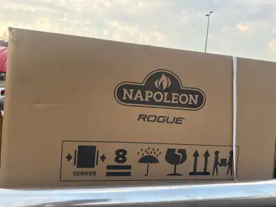 Napoleon Rogue 525 4-Burner Propane Gas BBQ Grill, View more