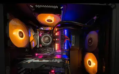 For sale gaming pc specs SSD M.2 1tb Motherboard: Gigabyte Z370 AORUS Gaming 5 RAM: 16gb CORSAIR Ven...