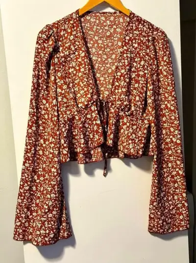 Brown and floral tie up shrug style with long bell sleeves SZ 6, View more
