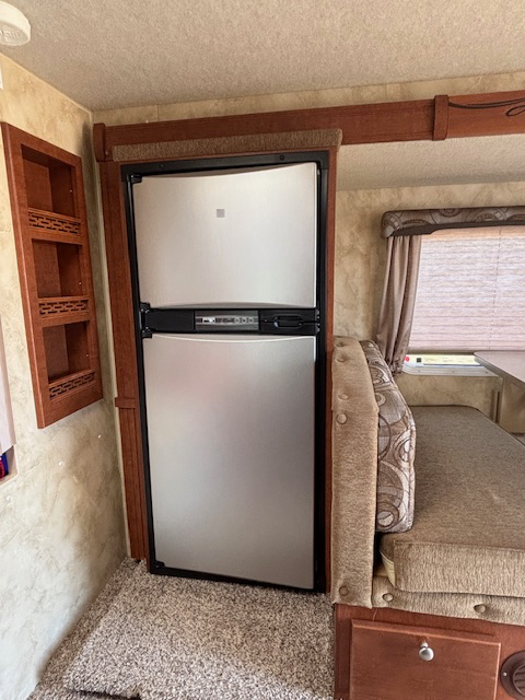 2015 Northwood Arctic Fox 811 Truck Camper in Travel Trailers & Campers in Lloydminster - Image 12