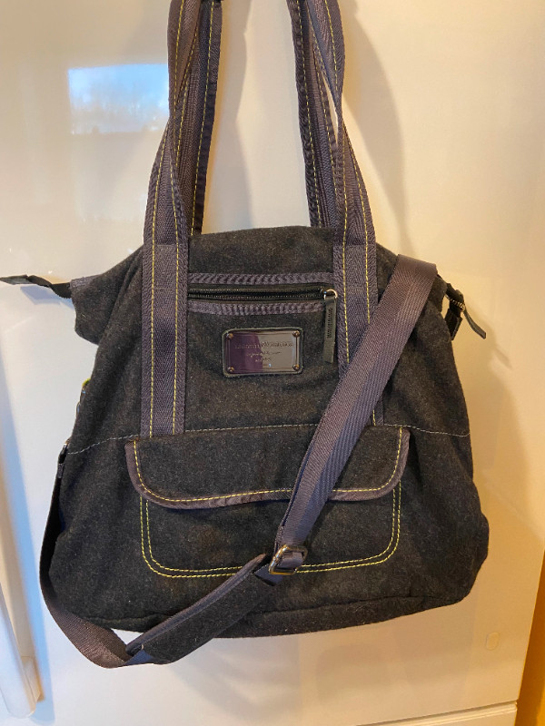 Like New Lululemon Athletica Lucky Tote Gym Laptop Travel Bag in Women's - Bags & Wallets in Oshawa / Durham Region - Image 3