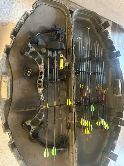 Bear Cruzer Compound Bow RH, View more
