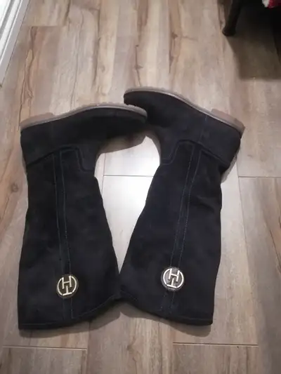 Botte d'hiver pour femmes taille 8 marque Tommy Hilfiger, View more