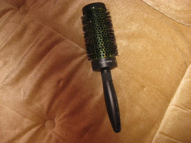 BROSSE À CHEVEUX - ÉPILATEURS BRAUN ET SHICK - CHAISE ROULANTE dans Santé et besoins spéciaux  à Laval/Rive Nord