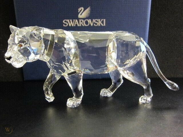 SWAROVSKI CRYSTAL Figurine  LION MOTHER / LIONESS in Arts & Collectibles in Thunder Bay - Image 2