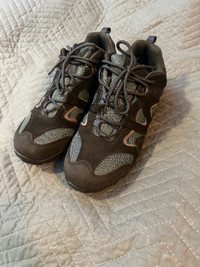 Men’s mountain warehouse size 11 shoes