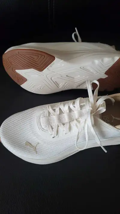 PUMA  Lady Runners, View more