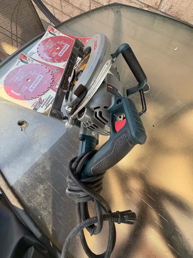 Bosch Circular Saw in Power Tools in City of Toronto - Image 3