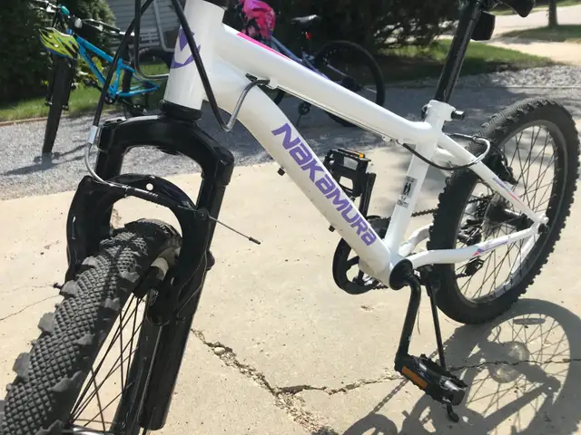 Small Bike (rarely used) in Kids in Edmonton - Image 3