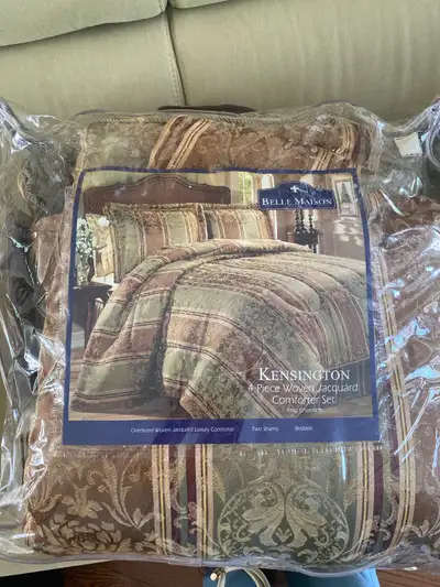 Belle Maison Kensington 4 Piece King Comforter Set, View more