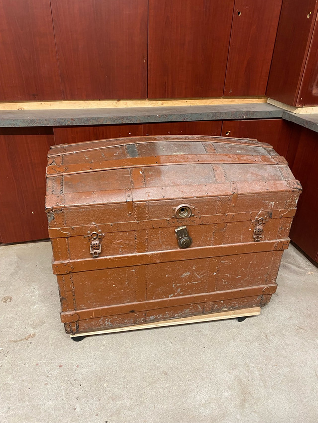 Vintage treasure chest coffre with cover couvre dans Autre  à Ville de Montréal - Image 3