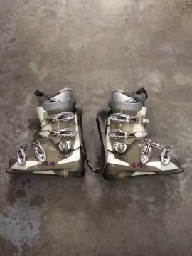 SKI BOOTS, View more