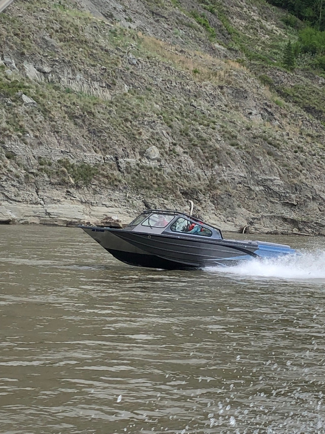 Marathon 24’ River Boat completely restored  in Powerboats & Motorboats in Grande Prairie