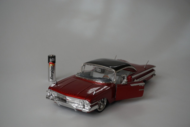 Diecast 1:24 Chevy Impala 1960 Jada in Arts & Collectibles in City of Toronto - Image 2