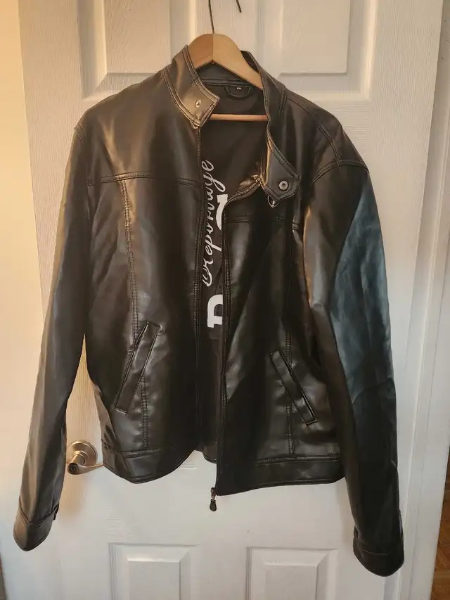 Leather Jacket in Men's in Mississauga / Peel Region - Image 3
