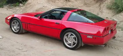 Very clean 1990 Corvette with a 6-speed manual transmission. Rebuilt engine at 97,000 km. The car ha...