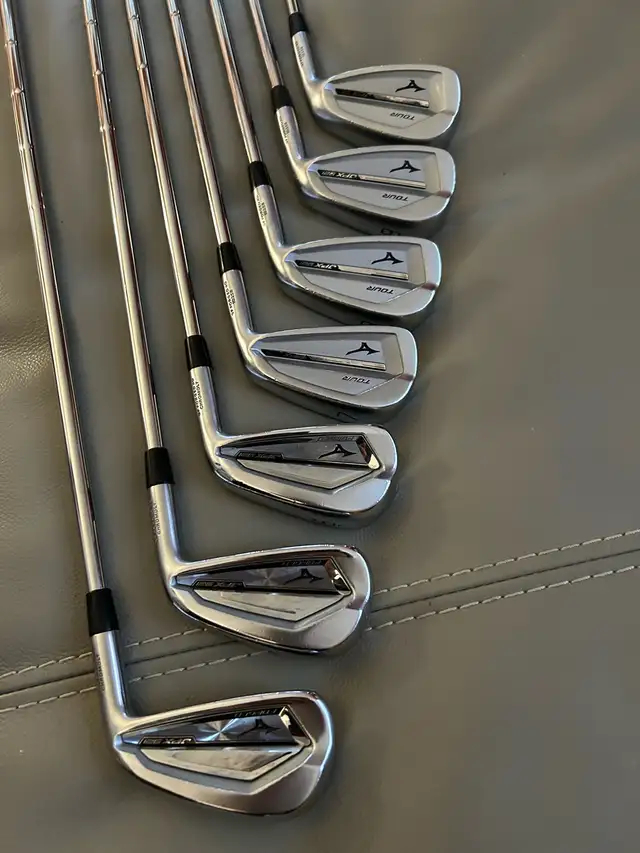 Mizuno JPX 921 tour/forged combo set 4-pw in Golf in Trenton - Image 2