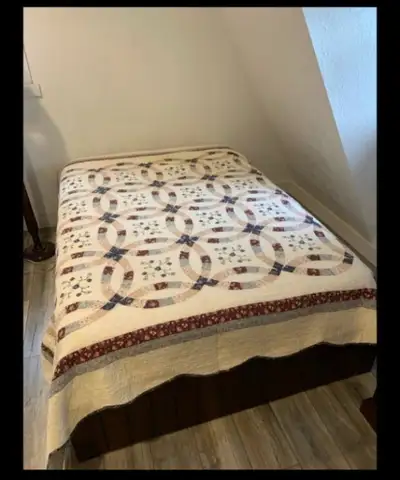 Double / Queen size Hometrends Quilt, View more