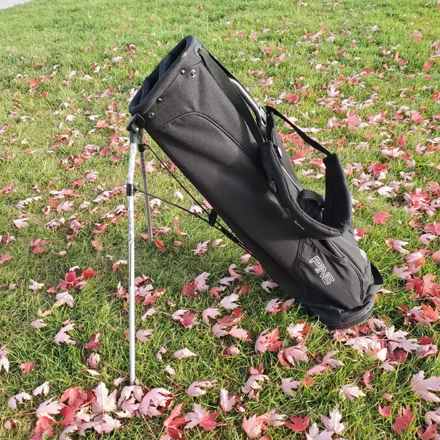 New PING Stand Golf Bag  with Club Cover in Golf in Barrie - Image 6