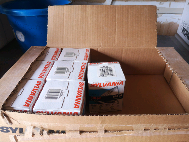 Sylvania halogen bulbs in Indoor Lighting & Fans in Brantford - Image 3