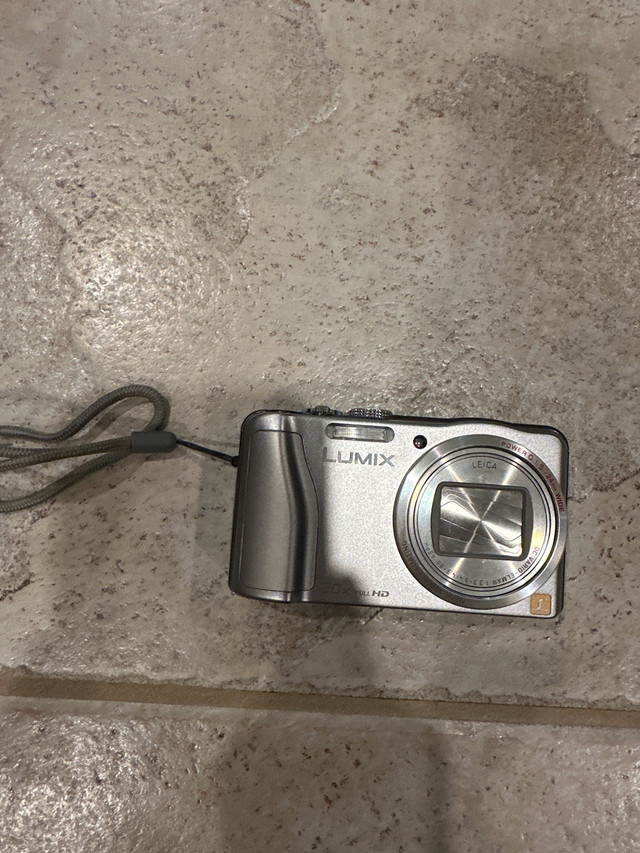 appareil photo numérique Lumix Panasonic 20x dans Appareils photo et caméras  à Drummondville