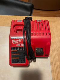Milwaukee M12 M18 Charger 