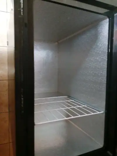 Black chest freezer model dcf055a2bp 5.5 cubic sq ft retail 247.00 sell for 100.00