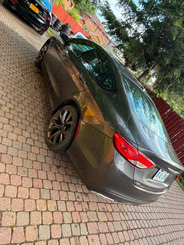 2015 Chrysler 200s in Cars & Trucks in City of Toronto - Image 3